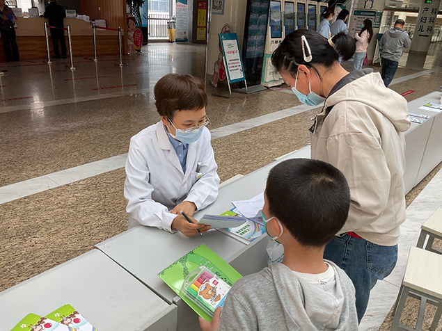 吸入技术-全民可及——儿科开展世界哮喘日义诊1.jpg